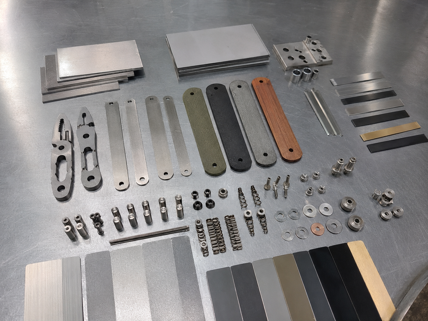 multi-tool material selection for components