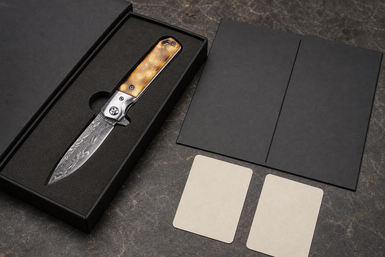 Damascus vs mono-steel folding knives
