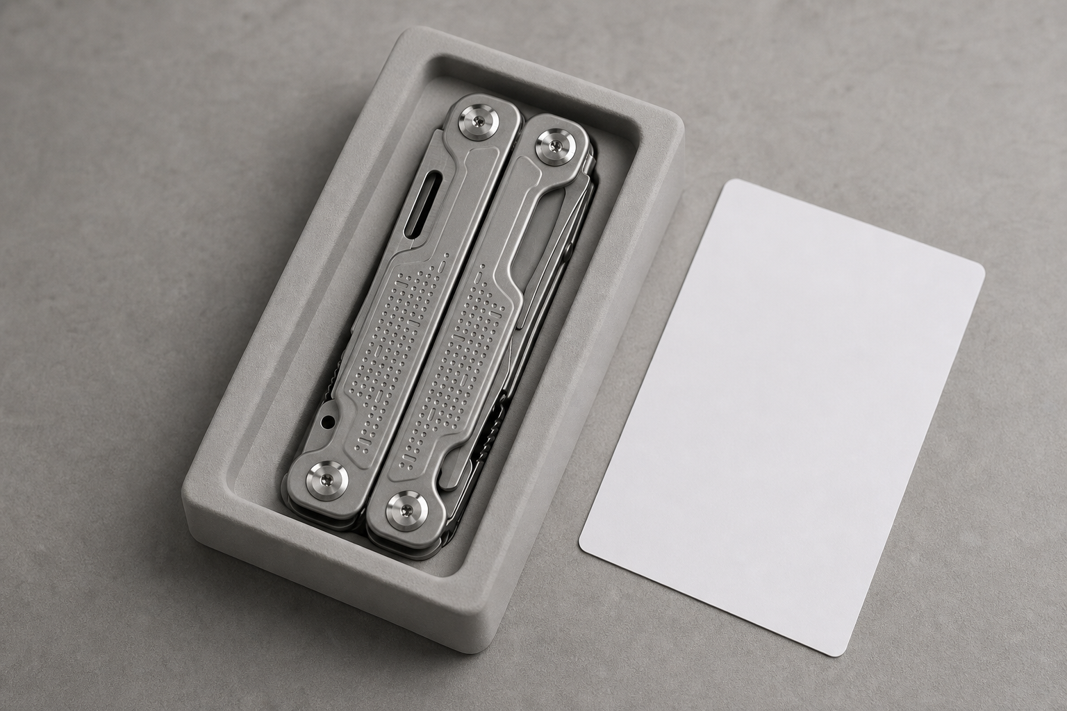 EDC multi-tool mechanism fit tolerance