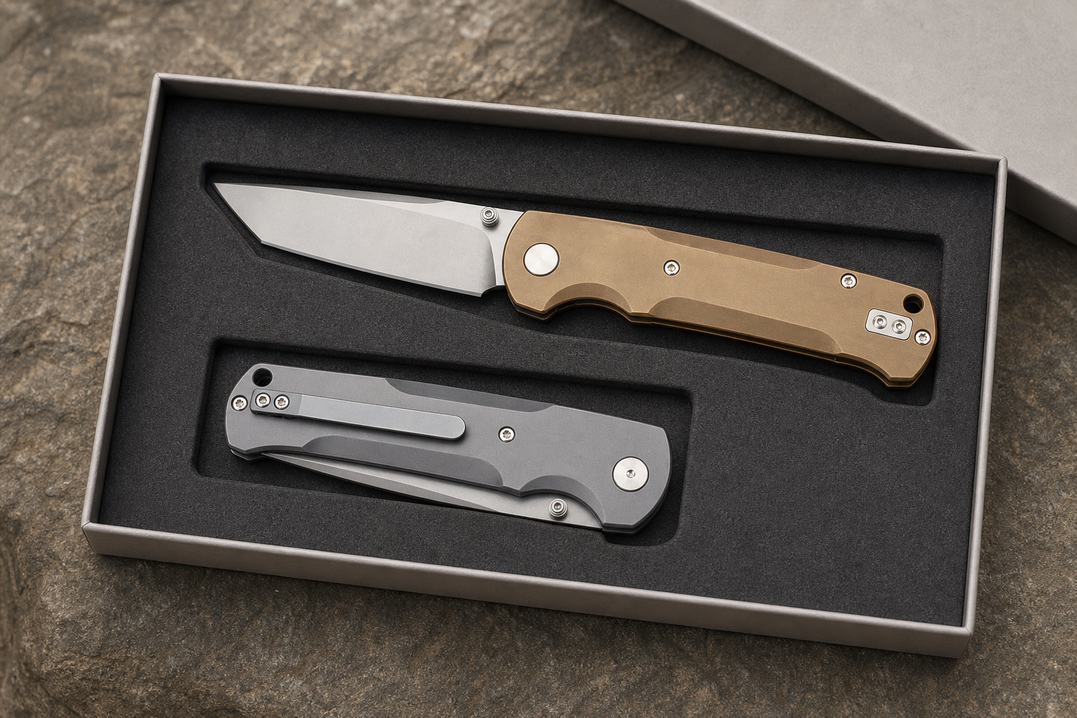 outdoor folding knife lock pivot inspection